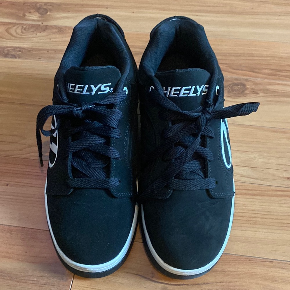Men’s/Boys Size 7 Heelys